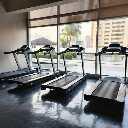 מנילה Makati Penthouse With Stunning City Skyline View מראה חיצוני תמונה