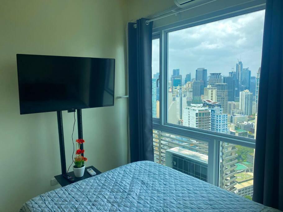 מנילה Makati Penthouse With Stunning City Skyline View מראה חיצוני תמונה