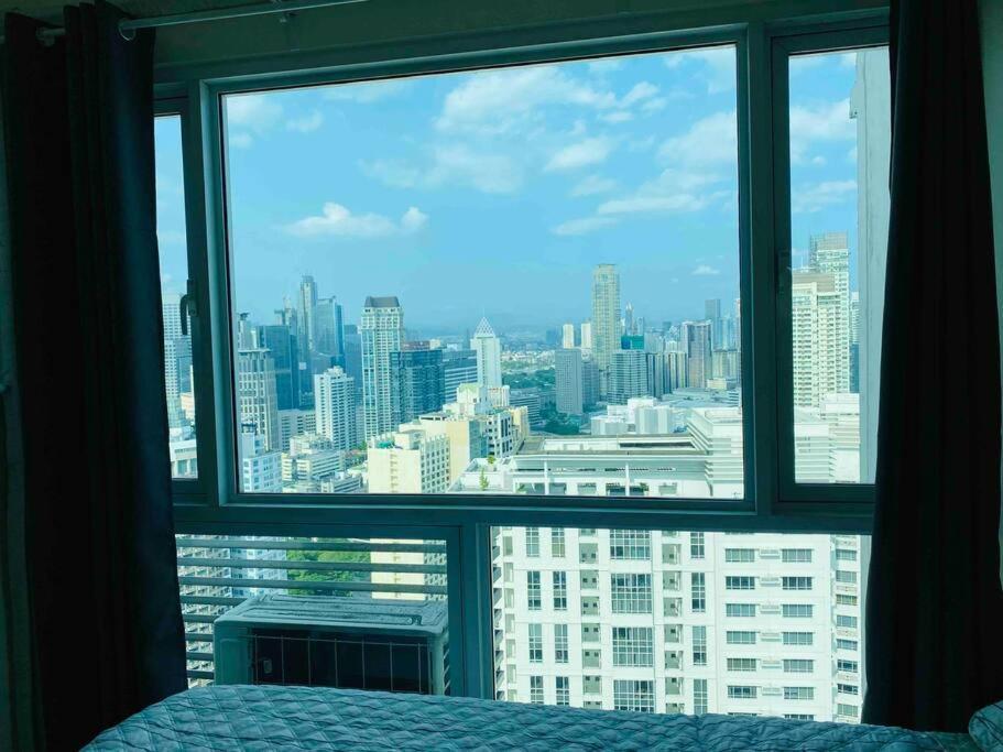 מנילה Makati Penthouse With Stunning City Skyline View מראה חיצוני תמונה