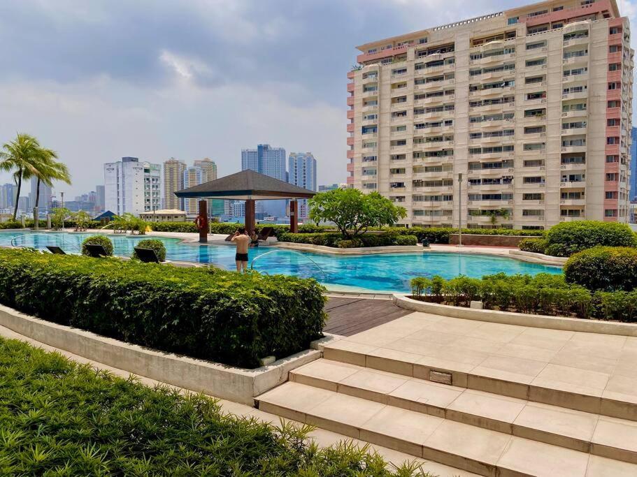 מנילה Makati Penthouse With Stunning City Skyline View מראה חיצוני תמונה
