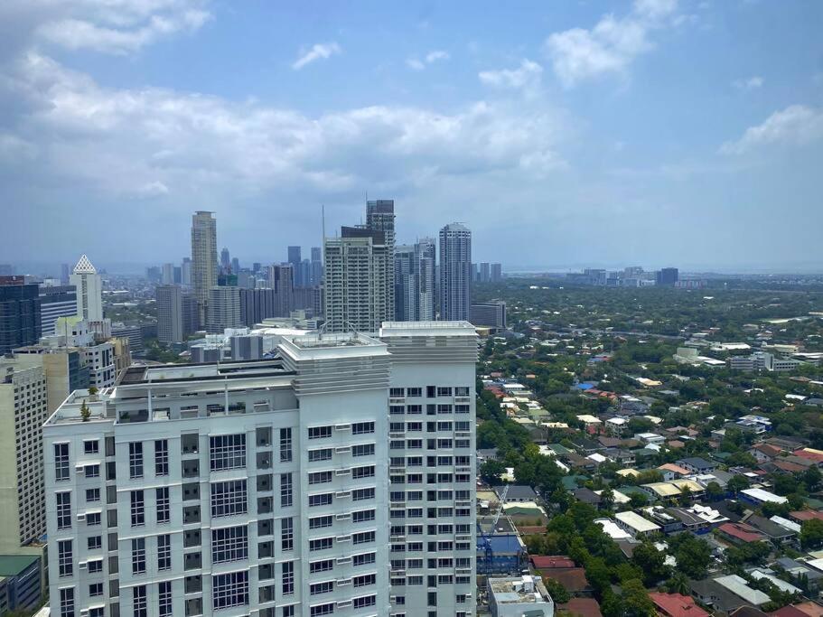 מנילה Makati Penthouse With Stunning City Skyline View מראה חיצוני תמונה