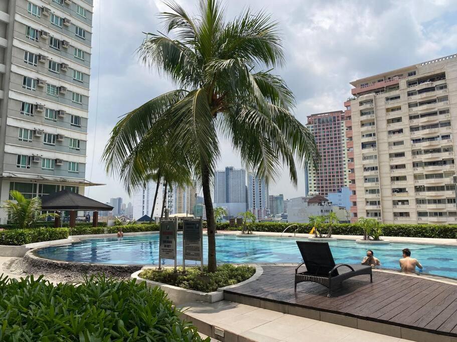 מנילה Makati Penthouse With Stunning City Skyline View מראה חיצוני תמונה