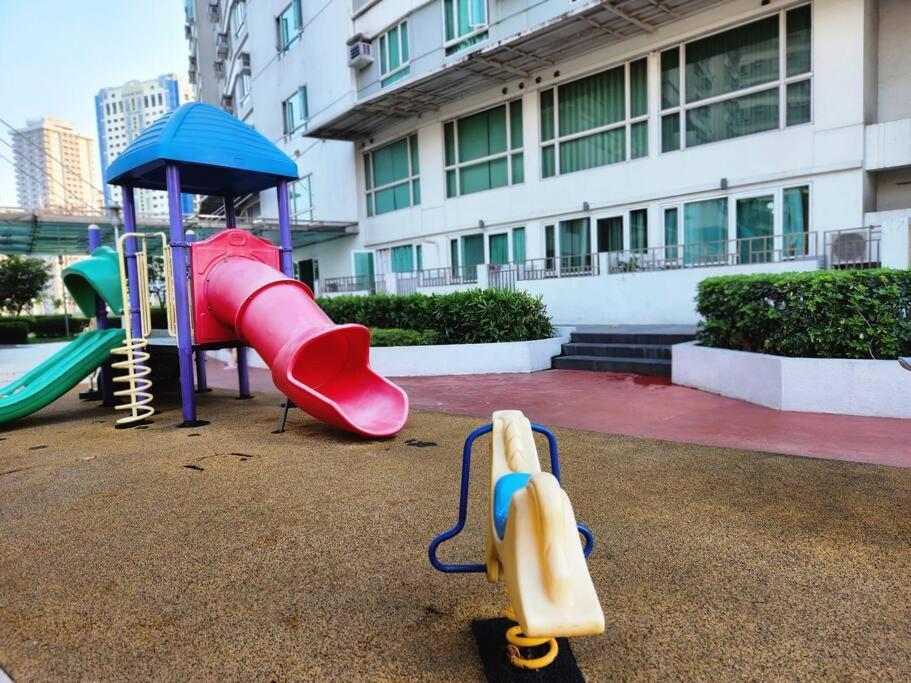 מנילה Makati Penthouse With Stunning City Skyline View מראה חיצוני תמונה